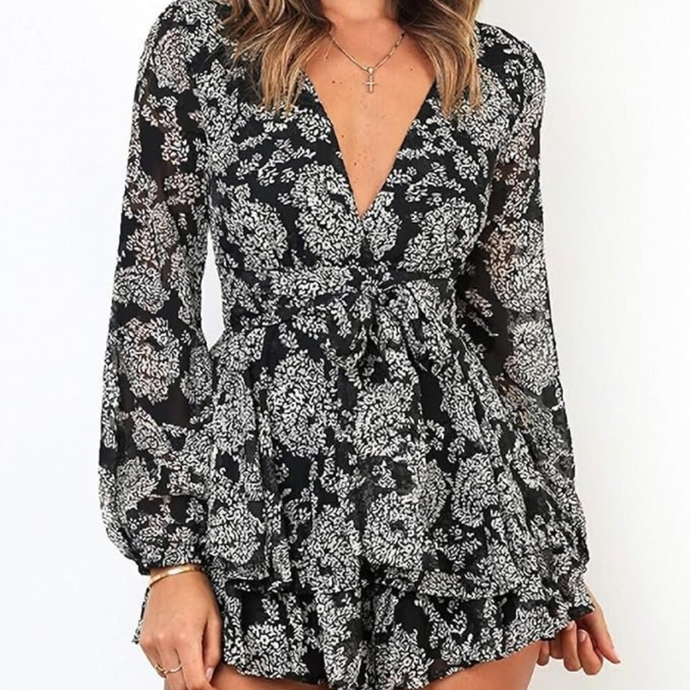 New without tags women’s black and white romper size Small